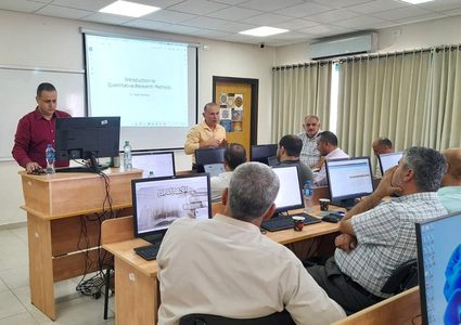 عقد دورة متقدمة في كتابة البحث العلمي لكليتي الشريعة والقانون والعلوم السياسية