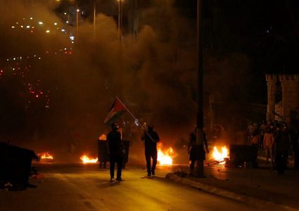 إصابة مواطنين بالاختناق خلال مواجهات في بلدة بيتا جنوب نابلس