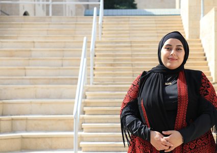 الطالبة هادية الحج علي :كلية الفنون الجميلة  طورت موهبتي في الغناء