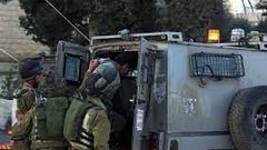 الاحتلال يعتقل شابا شرق قلقيلية