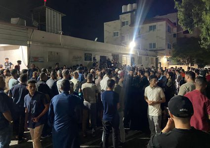 من أحداث الانفجار الذي وقع شرق غزة وخلّف 5 شهداء و25 إصابة.