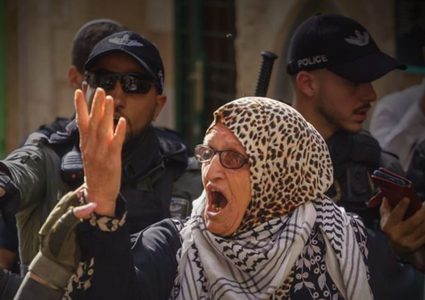 استدعاءات وإبعادات- اقتحام منزل المرابطة نفيسة خويص