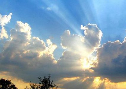 الطقس: أجواء غائمة جزئيا والحرارة حول معدلها العام