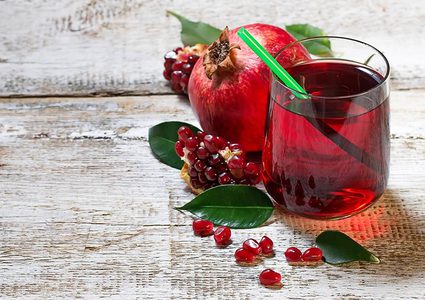 فوائد عصير الرمان الصحية وتأثيرها على الصحة والبشرة