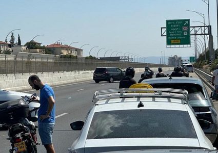 الاحتلال يعتقل ٣ ويدعي احباط عملية تفجيرية