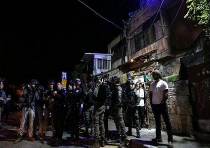 إصابة شاب في هجوم للمستوطنين وسط الخليل