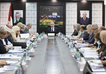 "الهيئة المستقلة" تطالب مجلس الوزراء بالتراجع عن قراره بشأن موظفي مؤسسات الدولة