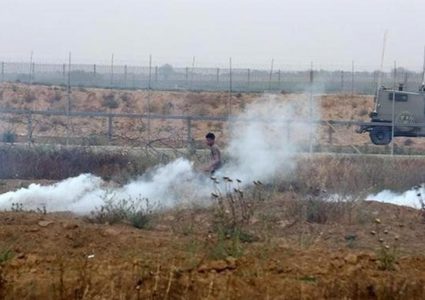 الاحتلال يطلق الغاز صوب الطواقم الصحية والصحفية في غزة وجباليا