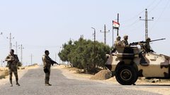 مقتل 7 عسكريين مصريين بانفجار بسيناء
