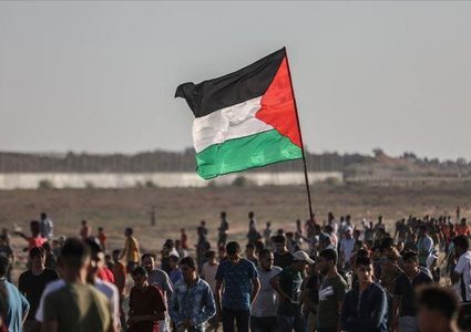 هآرتس: خفض التمويل القطري حجب رواتب ما يقرب من 50 ألف موظف تابعين لحماس