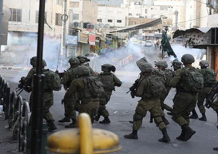 حالات اختناق في جلبون والاحتلال يغلق مداخلها بالسواتر الترابية