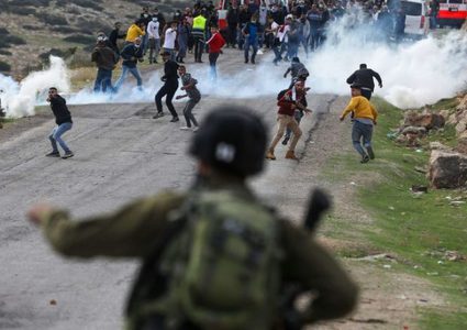 إصابة طفل برصاص الاحتلال في مواجهات ببلدة الرام شمال القدس