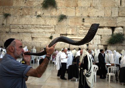 خطيب المسجد الأقصى يحذّر من "استفزازات جديدة" للمستوطنين خلال الأعياد اليهودية