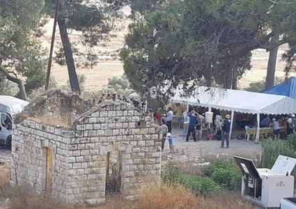 مستوطنون يهاجمون منازل في منطقة المسعودية شمال غرب نابلس