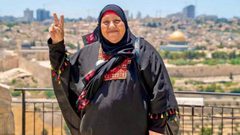 الاحتلال يعتقل مرابطة من القدس المحتلة