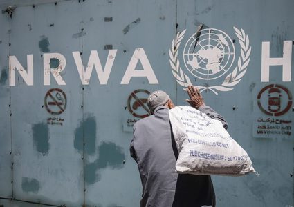 أبو هولي يطالب المجتمع الدولي بتحمل مسؤولياته تجاه تمويل "الأونروا"