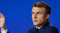 ماكرون يعلن إنهاء التعاون العسكري مع النيجر