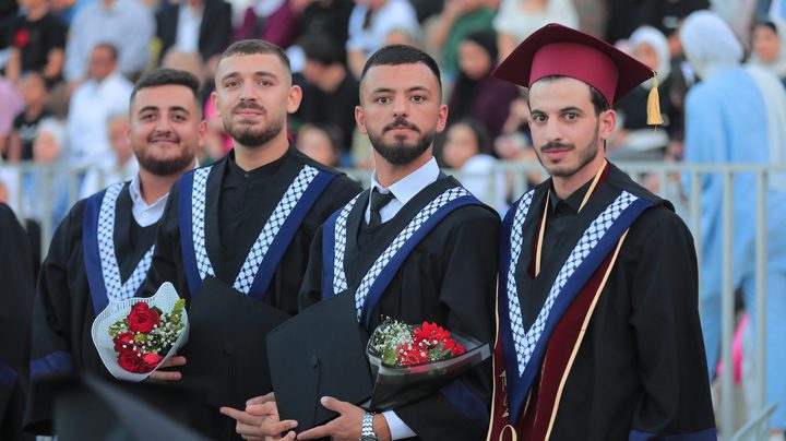 طلبة النجاح يحصدون ثمار تعبهم .. ويشقون طريقهم نحو الحياة المهنية