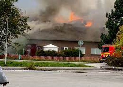 حريق متعمد يدمر مسجدا في مدينة إسكلستونا بالسويد