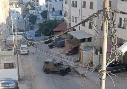 الاحتلال يعتقل شابا من نابلس