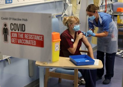 لقاحات كورونا الجديدة تصل إسرائيل الليلة