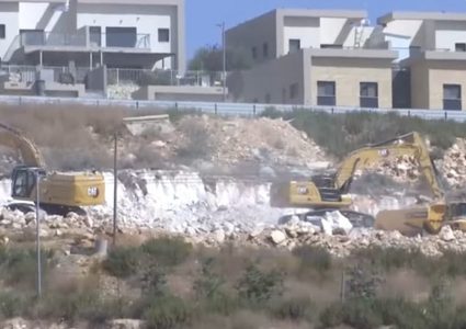 تجريف 50 دونما لصالح توسعة مستوطنة غرب سلفيت