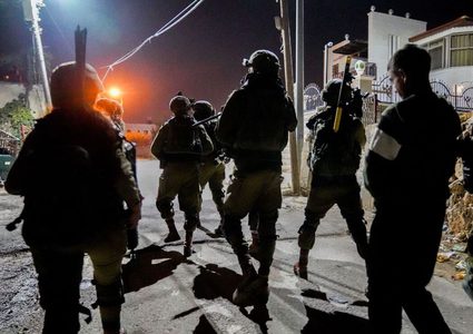 الاحتلال يشن حملة مداهمات في الضفة