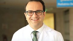 البروفيسور فارس أبو شما يحصل على لقب جراح معتمد في جراحة المناظير