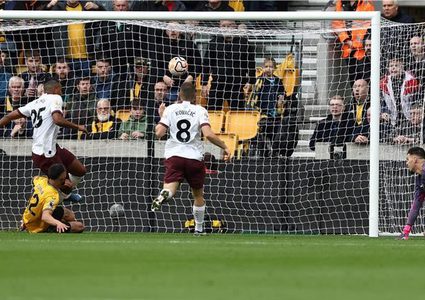 السيتي يسقط أمام وولفرهامبتون بثنائية