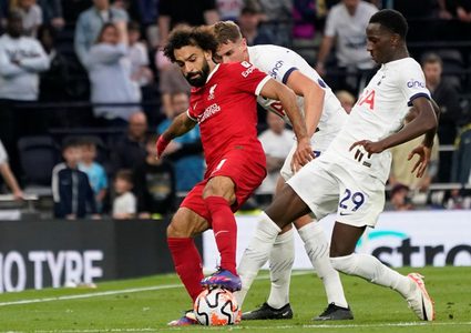 توتنهام يخطف فوزا مثيرا من ليفربول