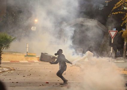 إصابة فتى بشظايا الرصاص خلال مواجهات مع الاحتلال في بلدة عزون