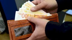 اقتصاديون: إعلان الاحتلال عن تسهيلات اقتصادية للسلطة هدفه الاساءة إليها