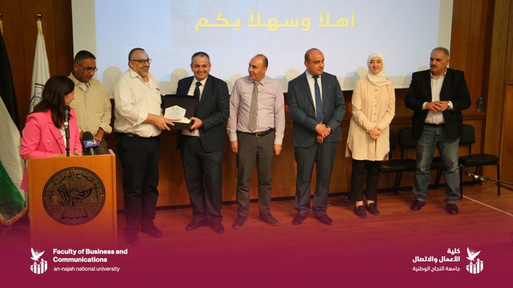 بالصور.. "كلية الأعمال والاتصال" تنظم حفلاً لاستقبال الطلبة الجدد