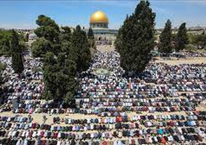 عشرات المستوطنين الإسرائيليين يقتحمون المسجد الأقصى