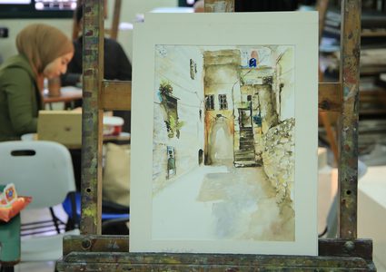 مجموعة من الأعمال الخاصة بطلبة الرسم والتصوير في كلية الفنون الجميلة