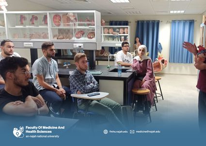 جانب من محاضرة علم التشريح في دائرة العلوم الطبية والصحية