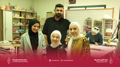 عدسة "النجاح" تلتقط مجموعة من الصور لطلبة مساق "الحفر والطباعة"