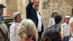 الاضراب الشامل الذي يعم مدينة طولكرم حداداً على روح الشهيدين اللذين ارتقيا صباح اليوم