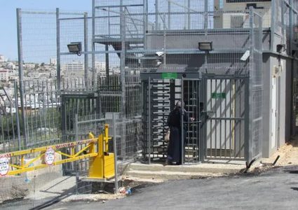 سلطات الاحتلال تقرر فرض إغالق شامل على الضفة ومعابر قطاع غزة