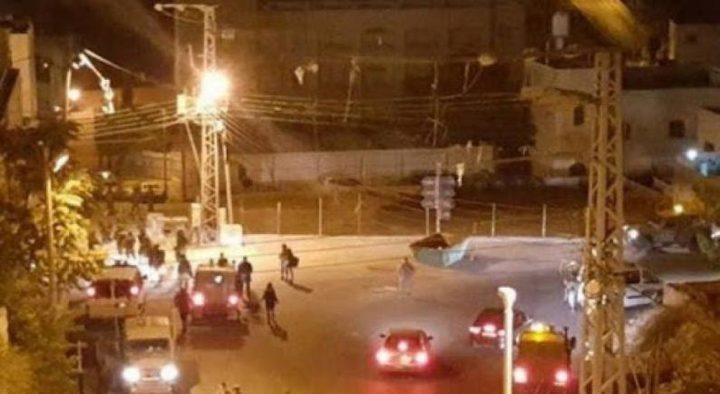مستوطنون يهاجمون المواطنين في بلدة حوارة