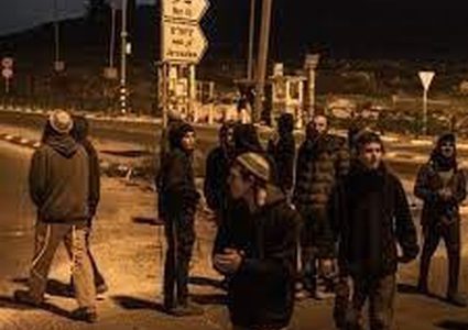 مستوطنون يهاجمون بلدة مخماس