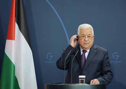 الرئيس عباس يؤكد على حق شعبنا في الدفاع عن نفسه من المستوطنين وجنود الاحتلال