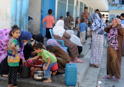 أبو حسنة: 20300 نزحوا إلى مدارس "الأونروا" في قطاع غزة بسبب العدوان