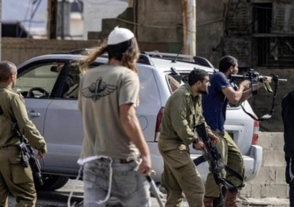 المرة الثانية خلال ساعات: مستوطنون يستهدفون منازل في جلبون بالرصاص