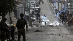 إصابات خلال مواجهات مع الاحتلال في باب الزاوية بالخليل