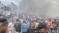 مجزرة وسط جباليا: الاحتلال يقصف المخيم المكتظ ويقتل عشرات المدنيين