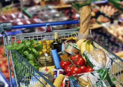 "الاقتصاد": السلع الاساسية في السوق تكفي المواطنين لمدة ثمانية شهور