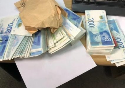 الشيكل يهوي والدولار 3.9 ..بنك اسرائيل يتدخل لوقف انهيار العملة