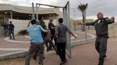 الاحتلال يدعو المستوطنين إلى الاستعداد للبقاء في الملاجئ 72 ساعة