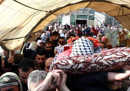 استشهاد طفل متأثرا بإصابته برصاص الاحتلال قرب حاجز قلنديا العسكري